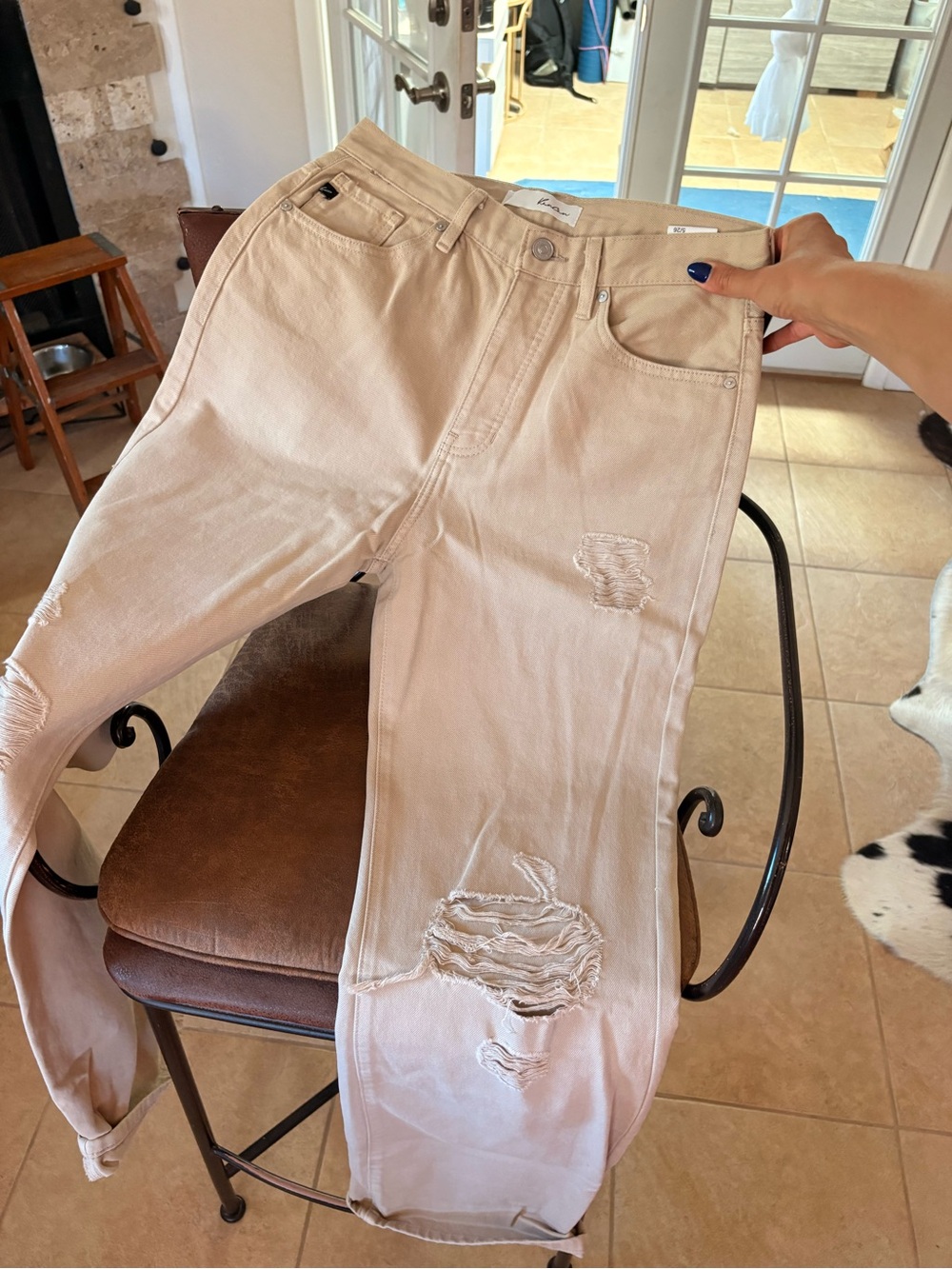KanCan High-Rise Distressed Jeans - Cream